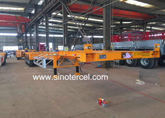 Προσαρμοσμένο 3 άξονα επίπεδα Semi Trailer 6880mm 1310mm Βάση τροχών